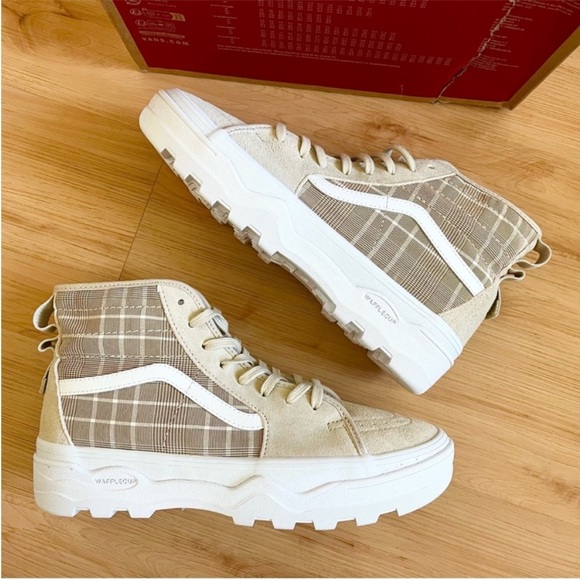 Vans Women Sherpa Suede Sentry SK8-Hi Plain French Oak Size 9.5 US - Picture 2 of 11